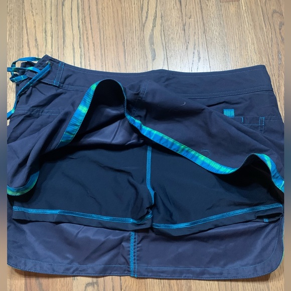 The north face skort size 10 - Picture 7 of 7
